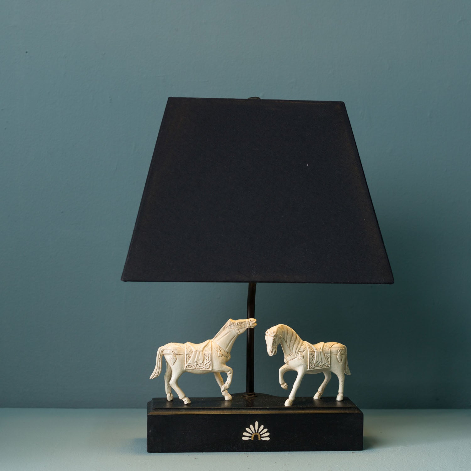 DOUBLE HORSE LAMP